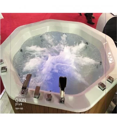 Rhyton Bathtub and Jacuzzi Model Oxin Plus